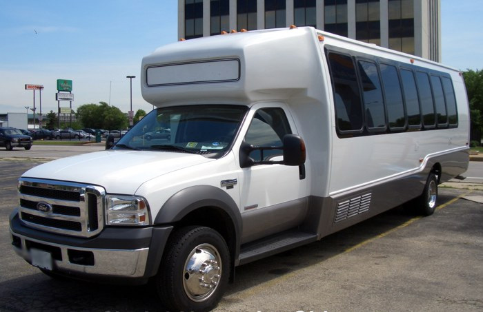 New Orleans 18 Passenger Party Bus