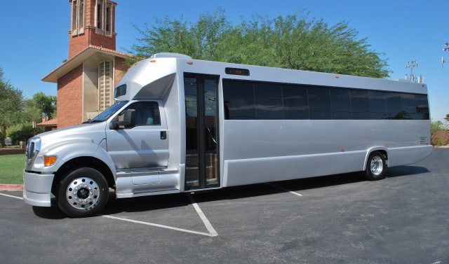 New Orleans 40 Person Shuttle Bus